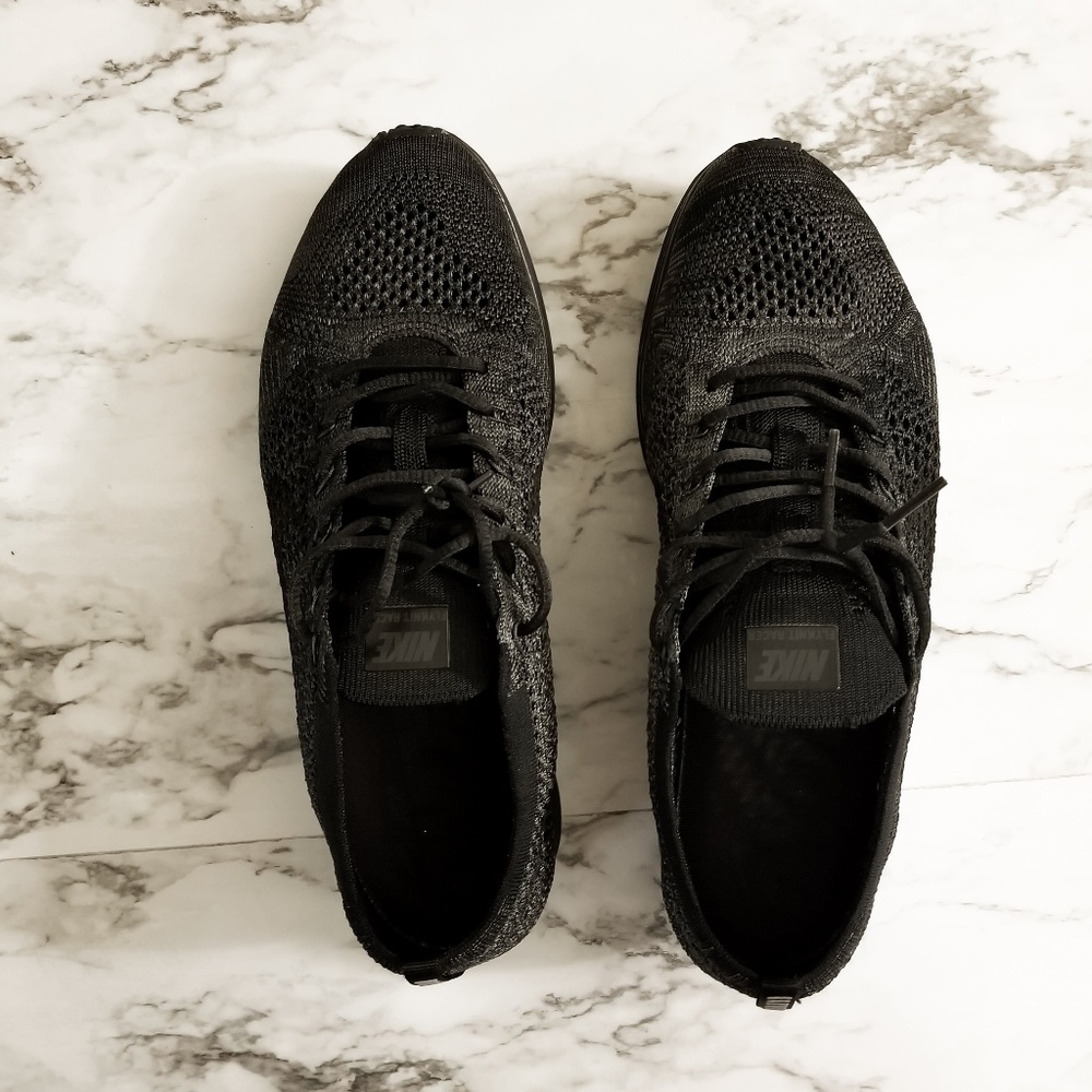 Nike Flyknit Racer triple black